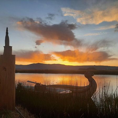 Uros Lodge Peru Пуно Екстериор снимка