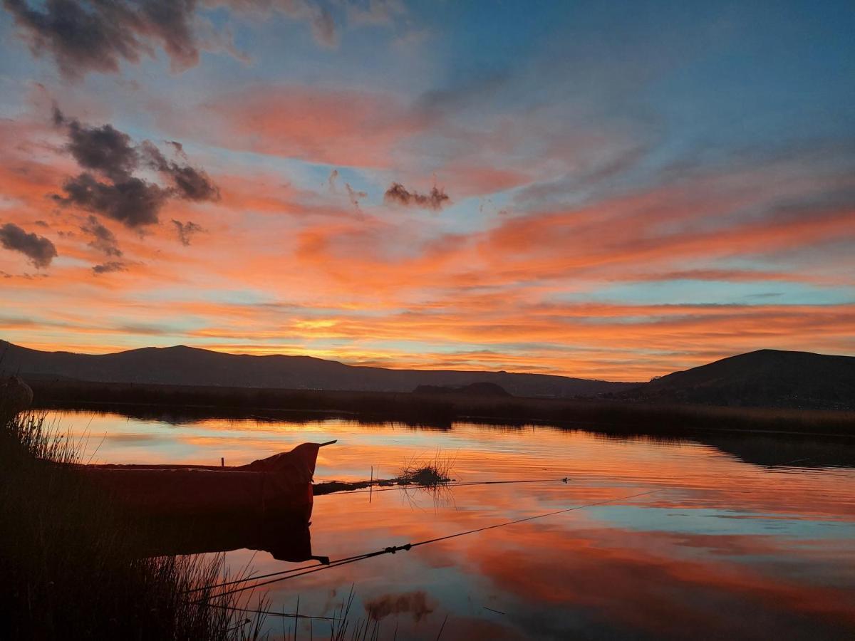 Uros Lodge Peru Пуно Екстериор снимка