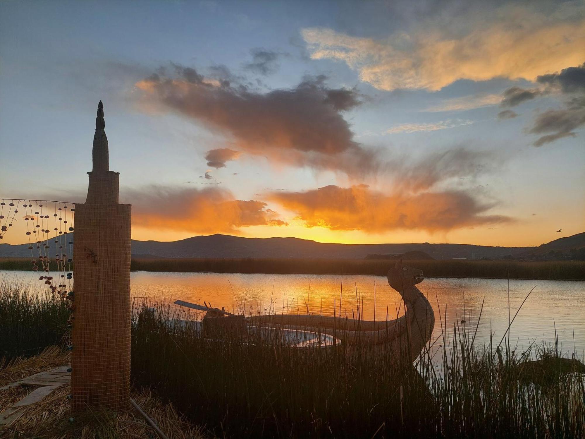 Uros Lodge Peru Пуно Екстериор снимка